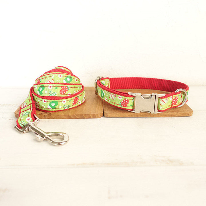 Celebrate the Holidays with Our Red Christmas Pet Leash